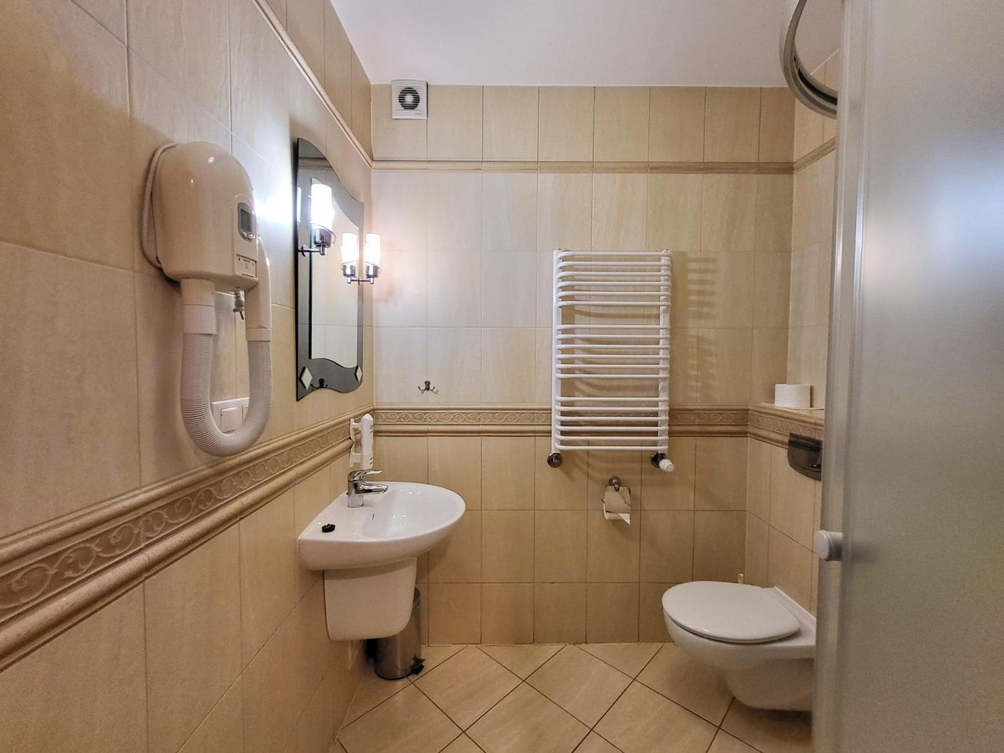 Hotel Hesperus Międzyrzec Podlaski Extérieur photo