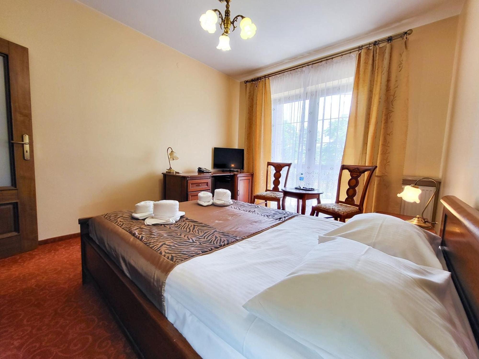 Hotel Hesperus Międzyrzec Podlaski Extérieur photo
