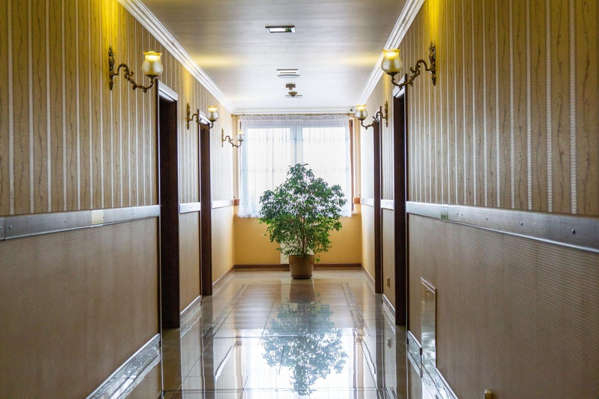 Hotel Hesperus Międzyrzec Podlaski Extérieur photo