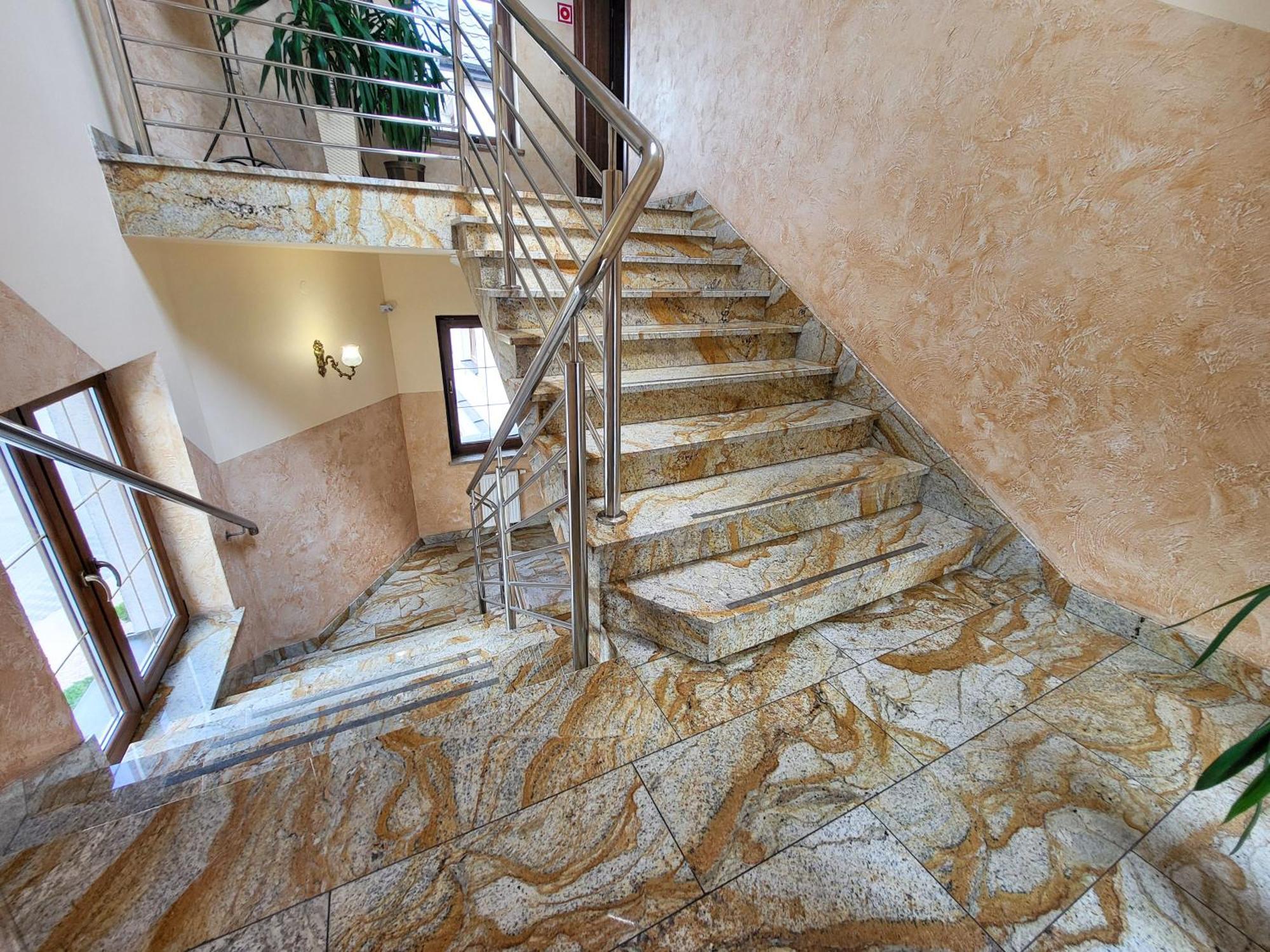 Hotel Hesperus Międzyrzec Podlaski Extérieur photo