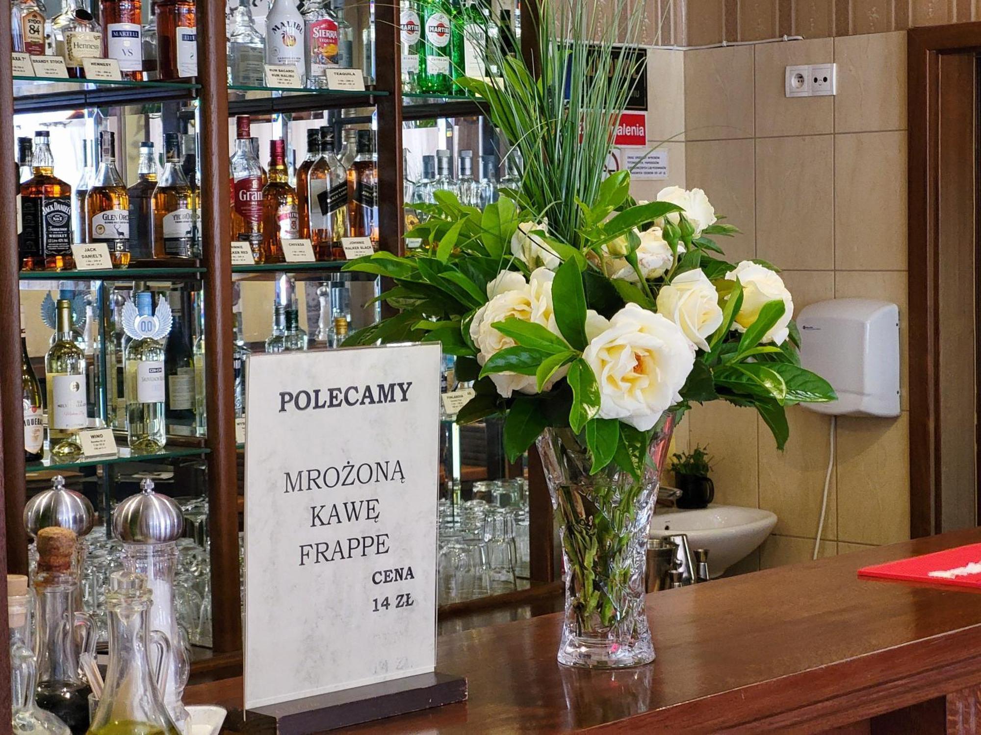 Hotel Hesperus Międzyrzec Podlaski Extérieur photo