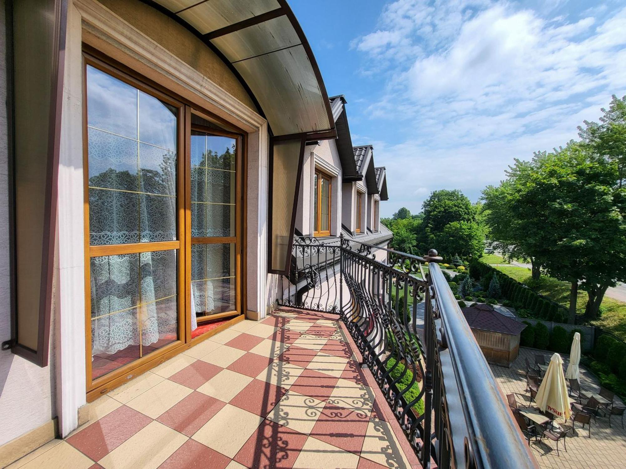 Hotel Hesperus Międzyrzec Podlaski Extérieur photo