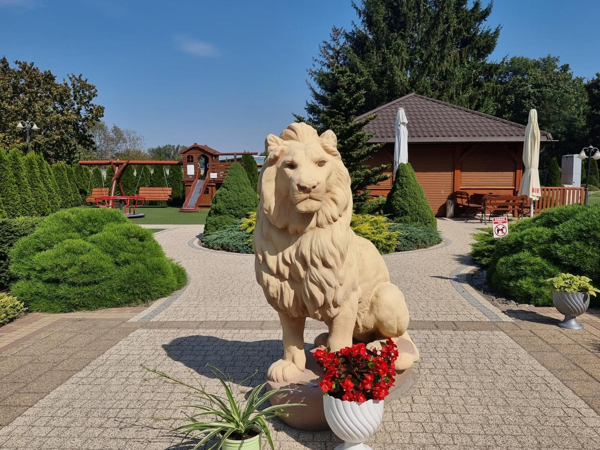 Hotel Hesperus Międzyrzec Podlaski Extérieur photo